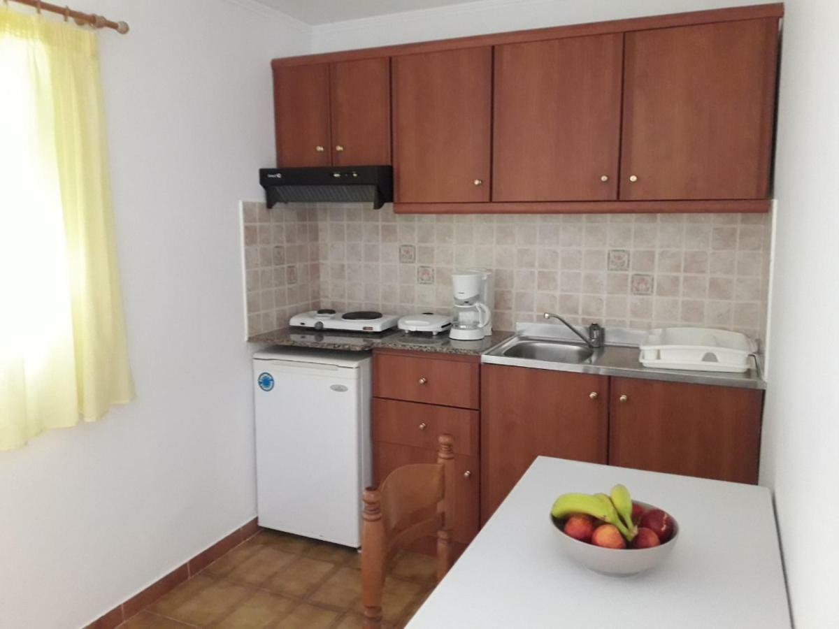 Manolia Apartments Ypsos Eksteriør bilde